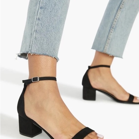 Black Mid height blocked heel sandals w/adjustable buckled ankle strap - Picture 7 of 8